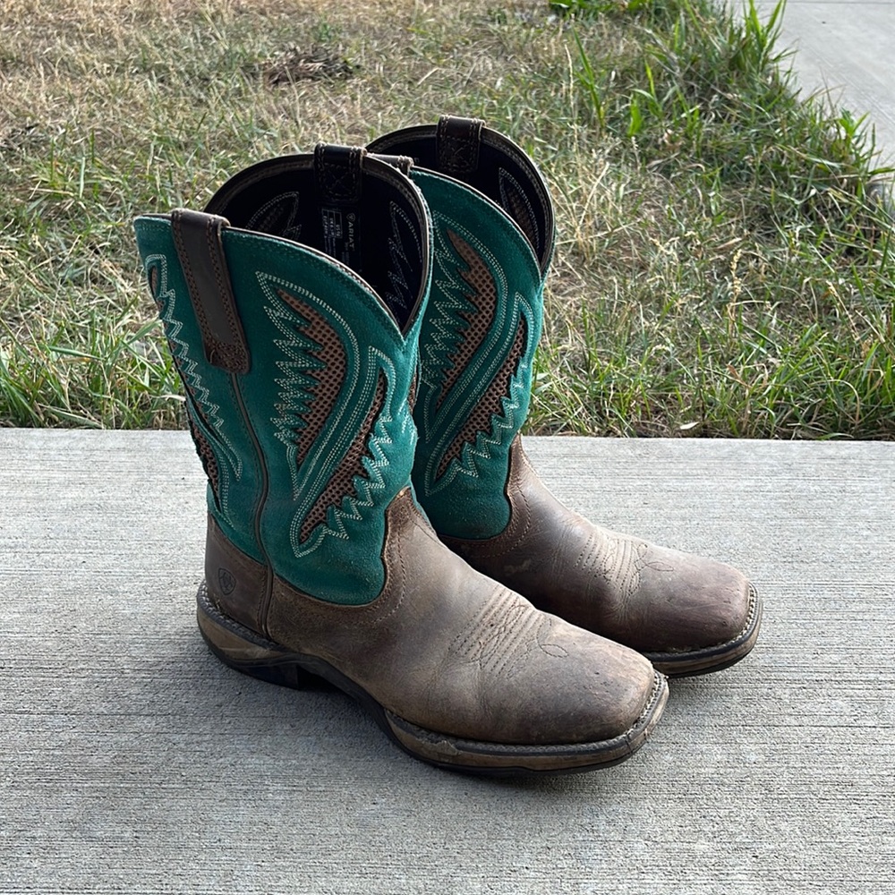 Womens Ariat Cowboy Boots